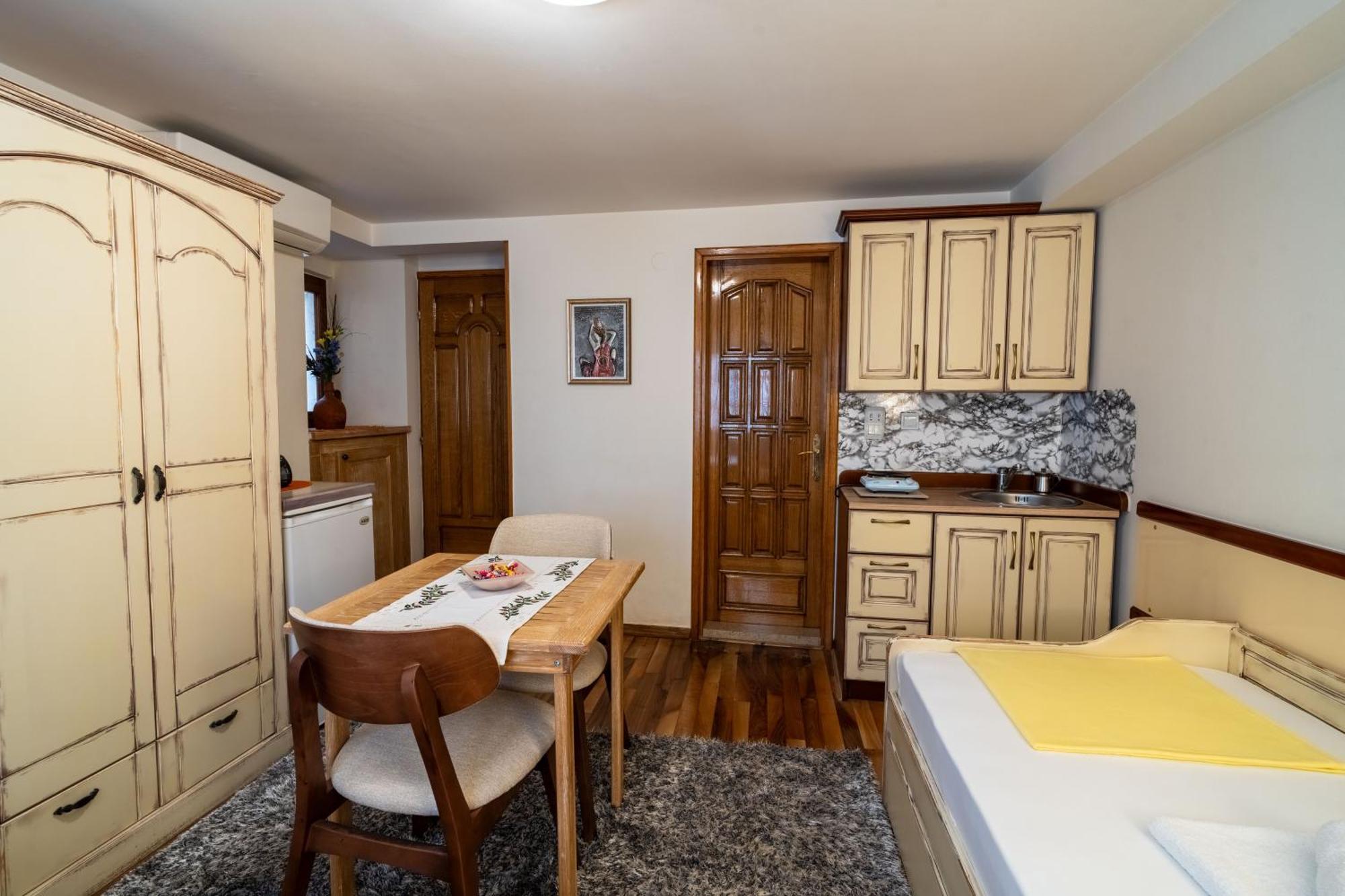 Studios Belvi Котор Екстер'єр фото